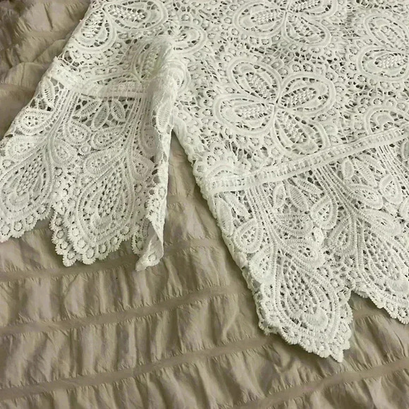 BOHO White Lace Short Sleeve top - size SMALL - Picture 3 of 4